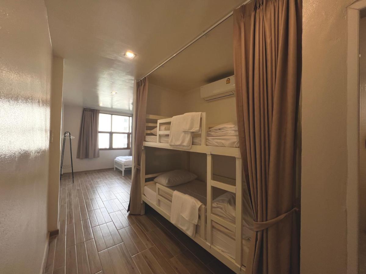 Krung Tone Hostel Bangkok Exterior foto