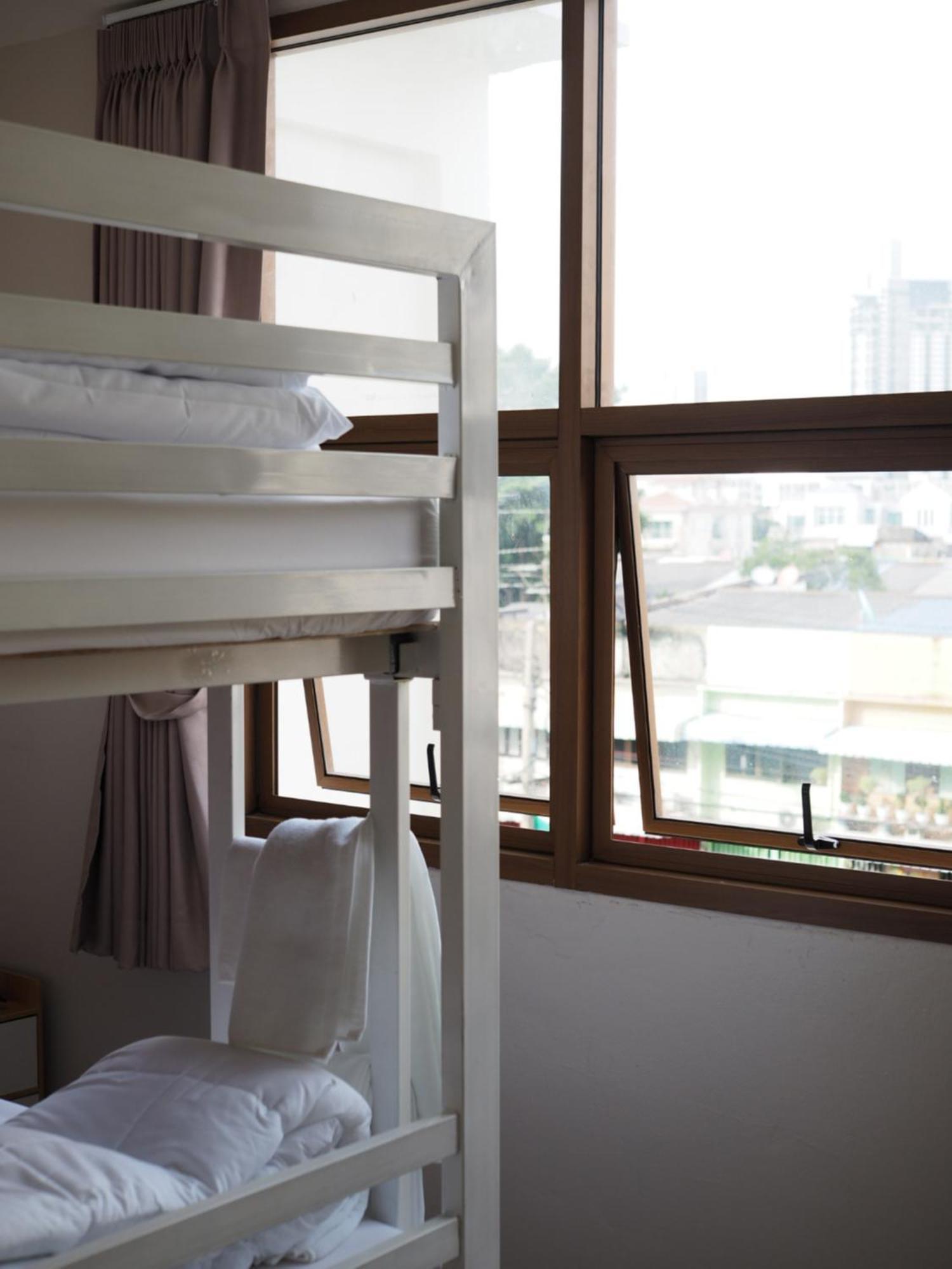 Krung Tone Hostel Bangkok Exterior foto