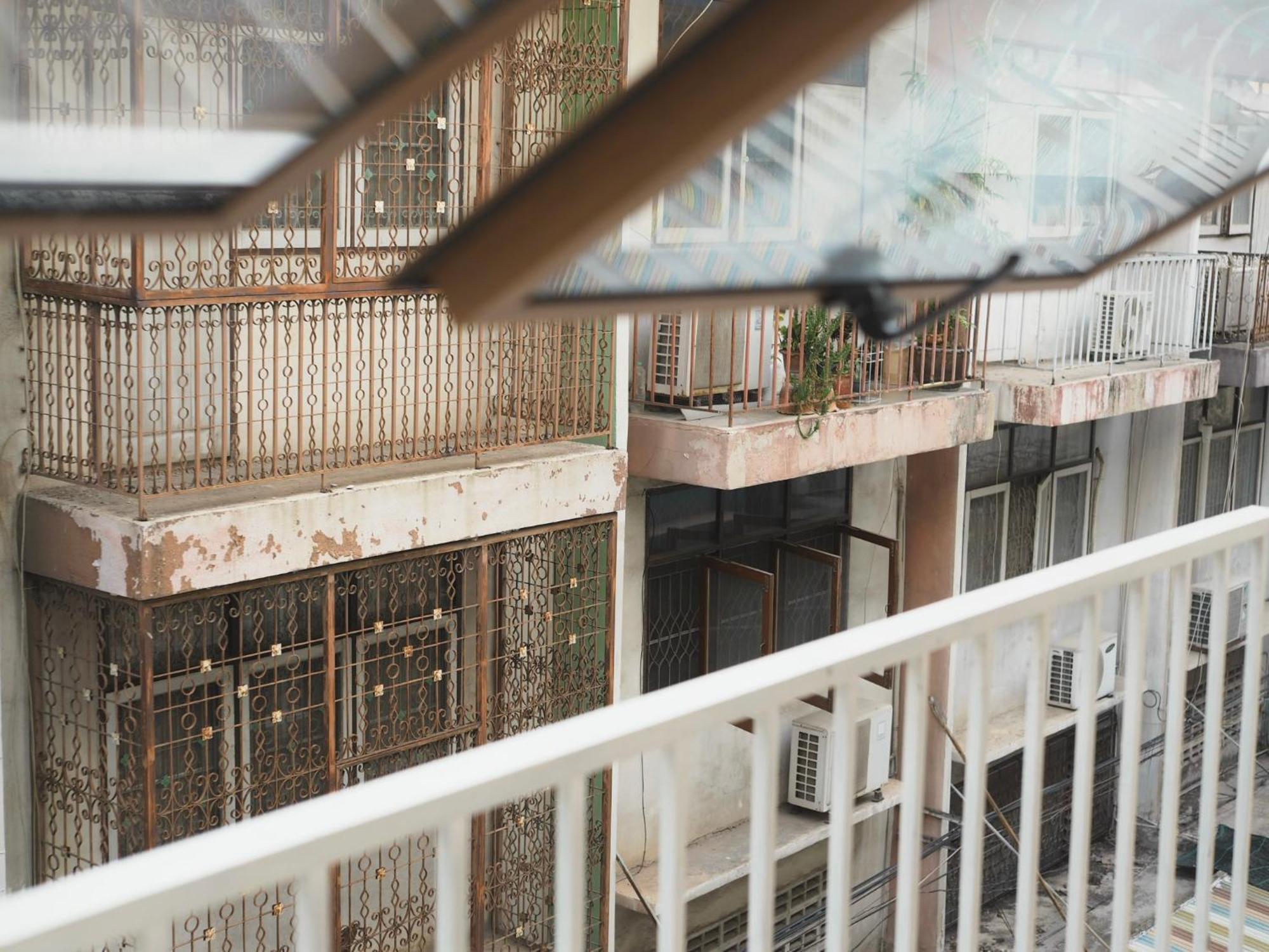 Krung Tone Hostel Bangkok Exterior foto